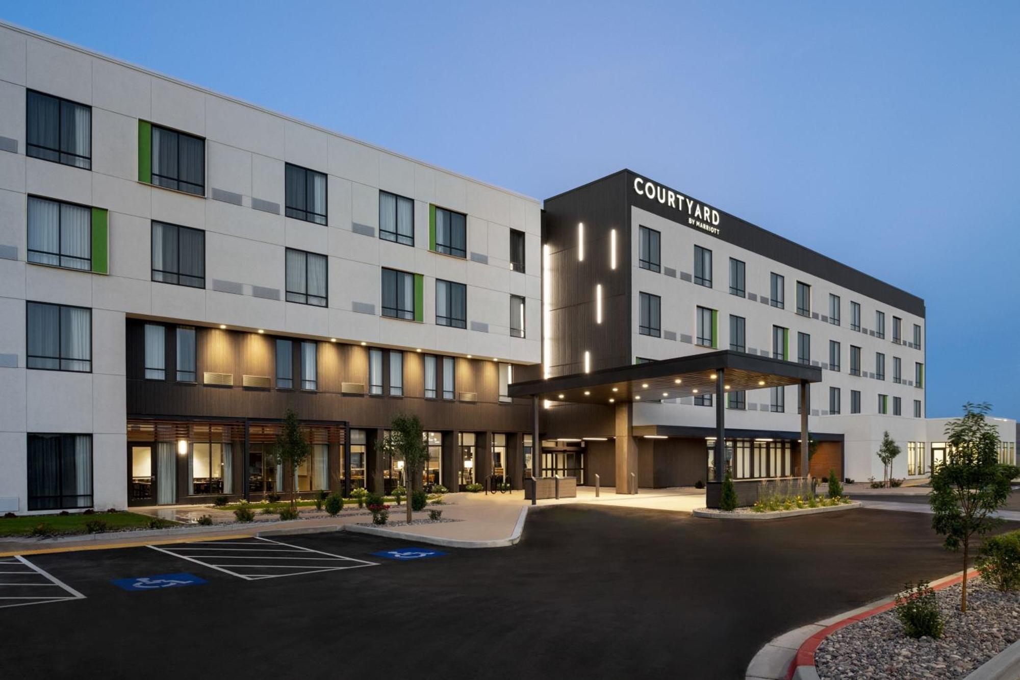 מלון Courtyard By Marriott פוקטלו מראה חיצוני תמונה